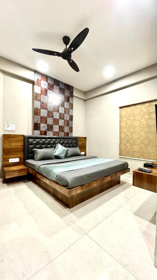 Stayzy Evanka Indore Bagian luar foto